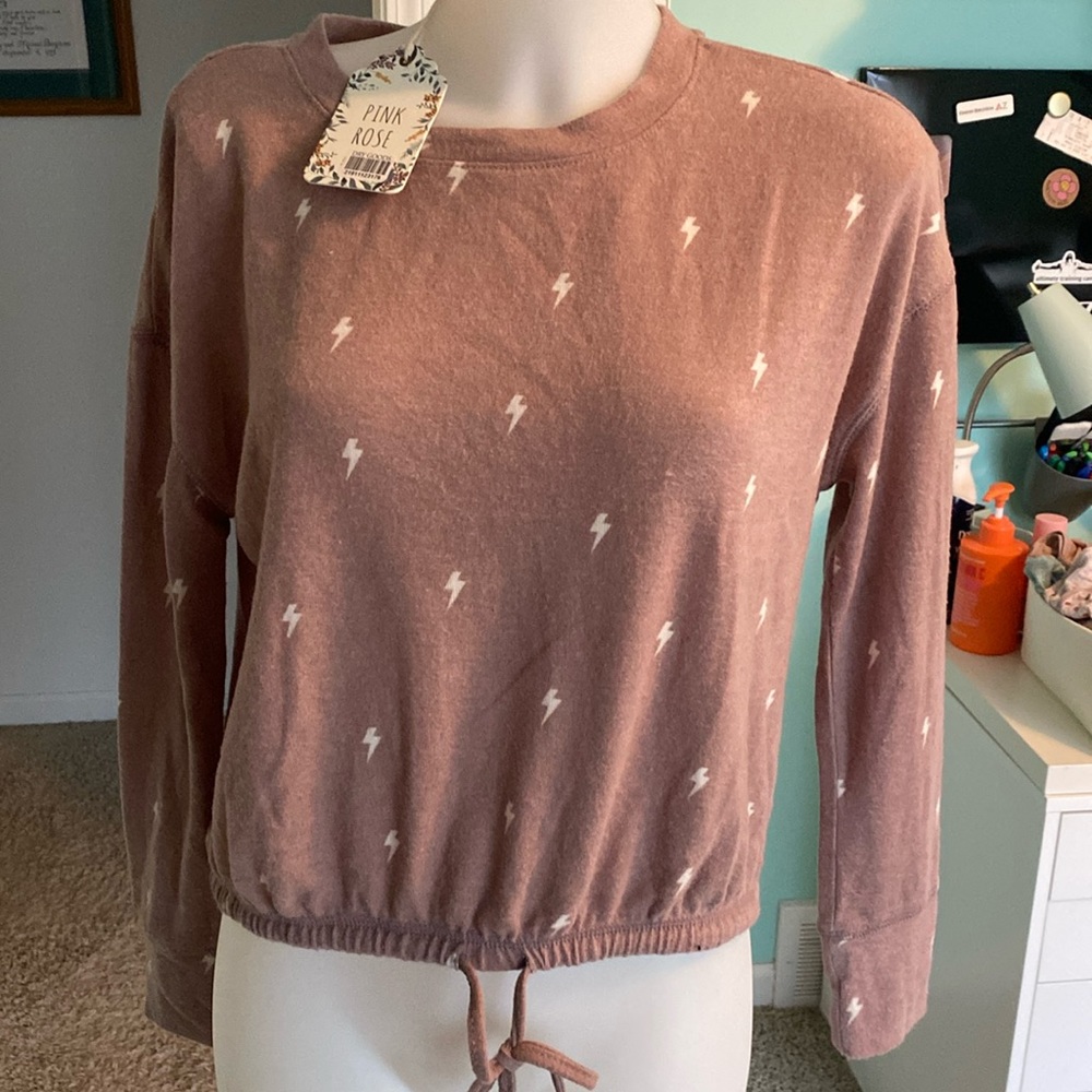 Soft mauve shirt with pattern - size medium- Never worn-purchased at dry goods